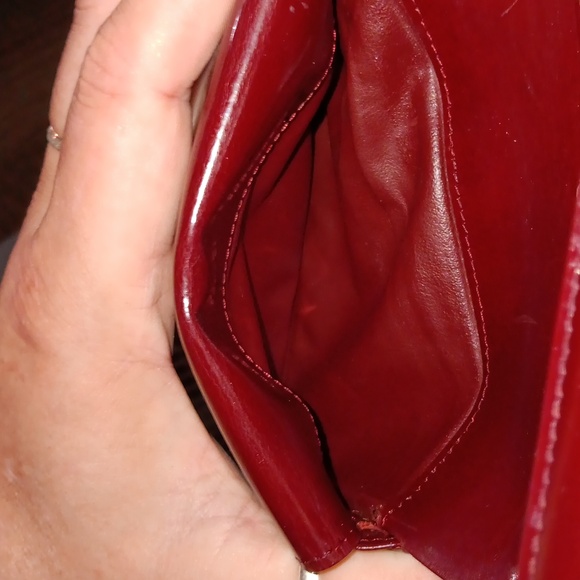 CARTIER EUC BEAUTIFUL SIGNATURE BURGUNDY TRIFOLD WALLET - Picture 12 of 13